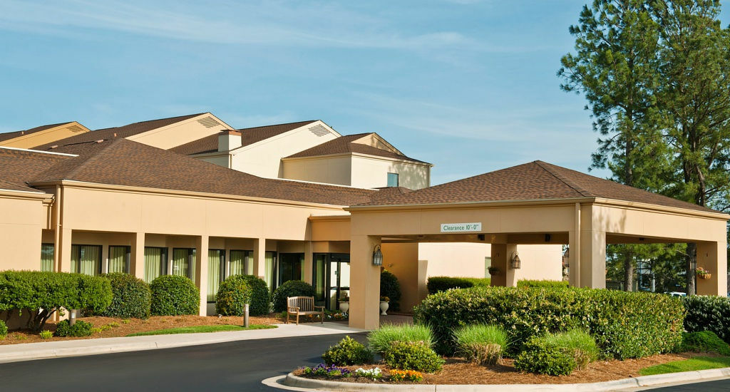 Courtyard By Marriott Greensboro Exterior foto