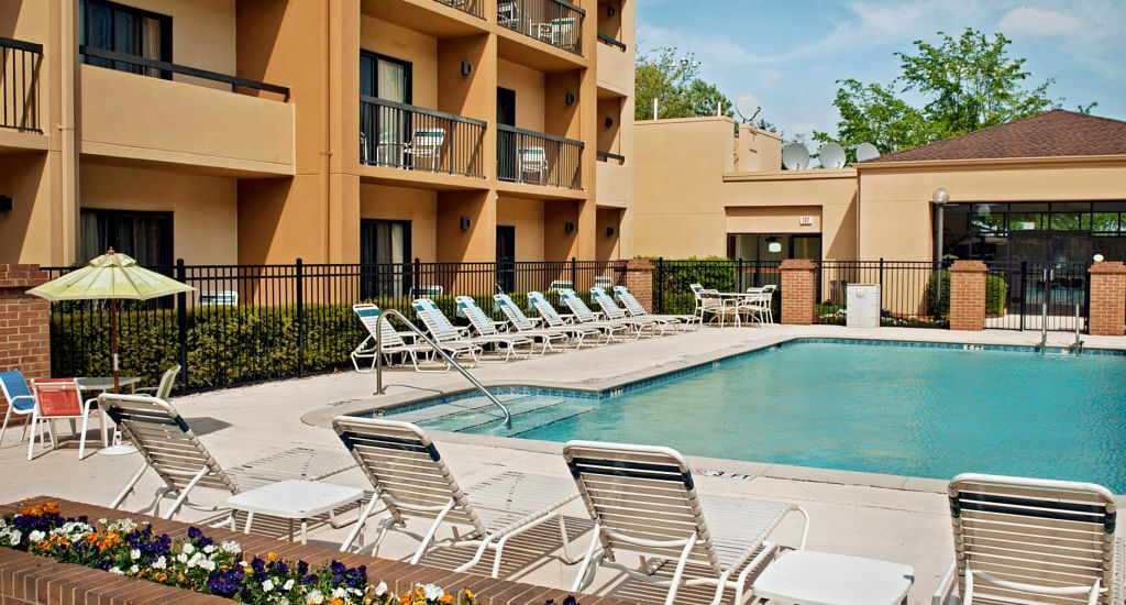 Courtyard By Marriott Greensboro Exterior foto